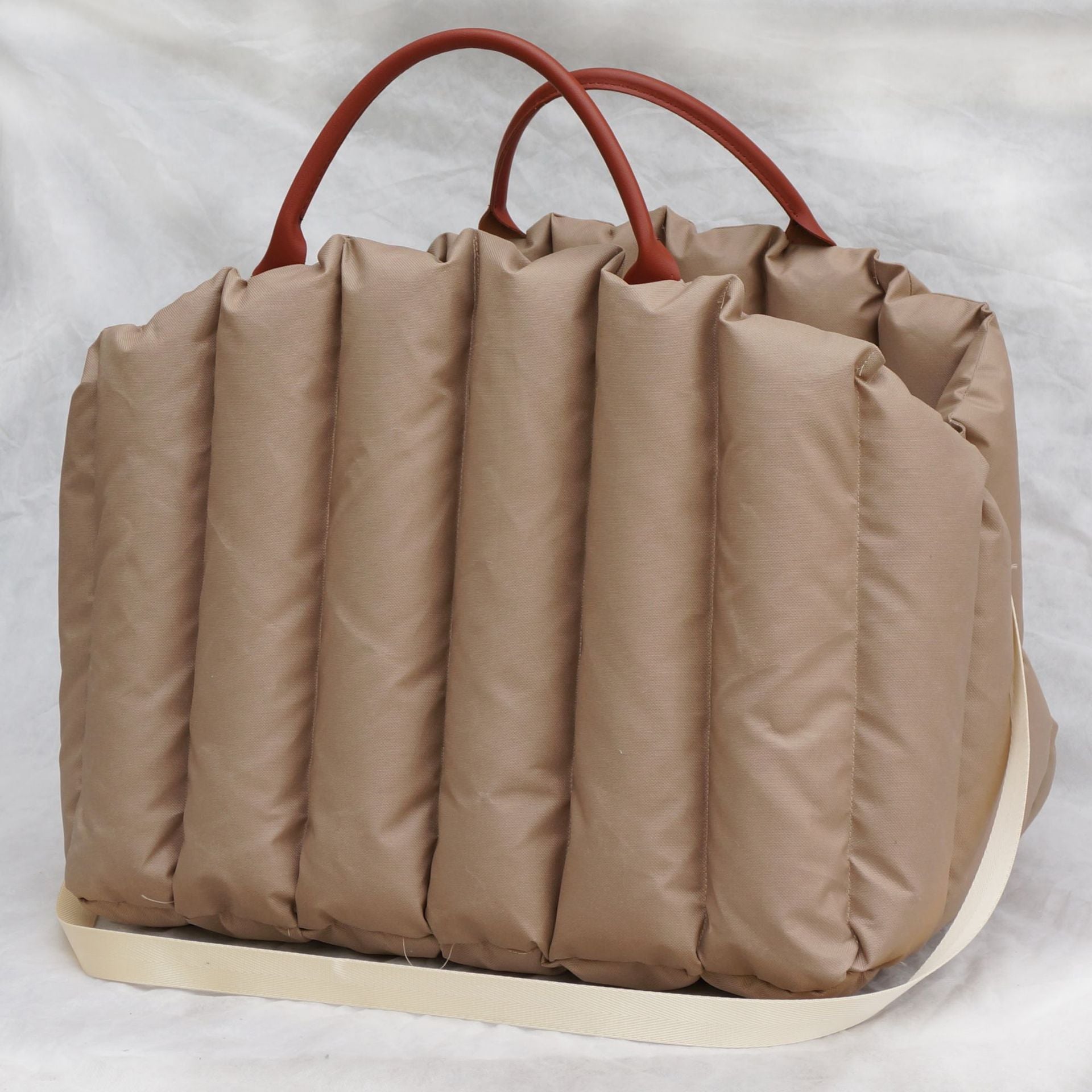 Portable Pet Carrier For Safe And Comfortable Car Travel